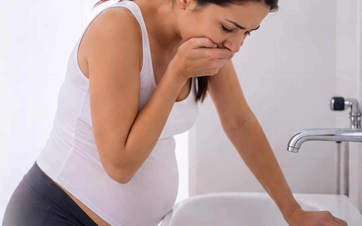 Vomissements pendant la grossesse : quand deviennent-ils anormaux ?